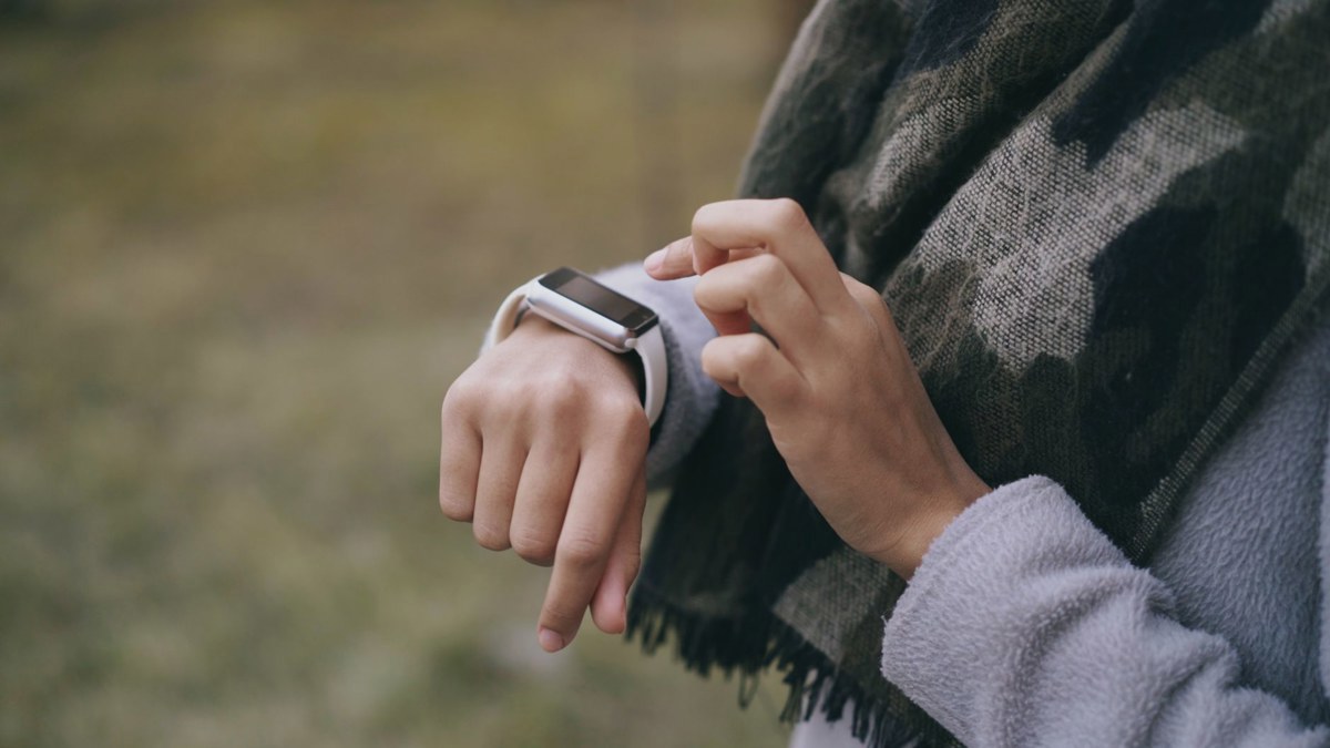 Google introduces Fitbit Edge as a $179.99 health tracker with coaching features