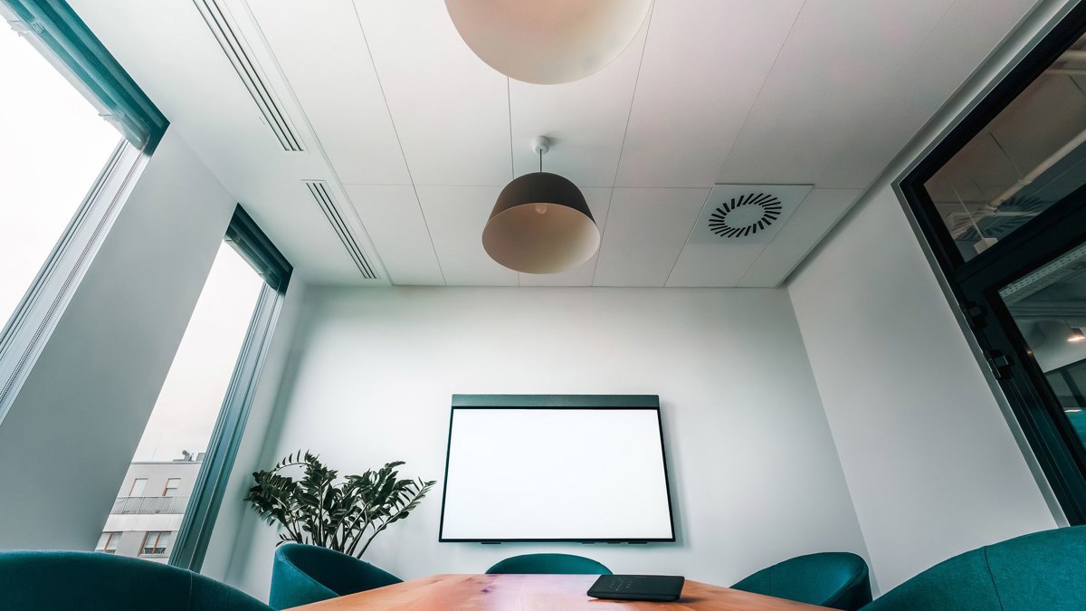 Logitech Rally Bar 2 review: a practical AI room upgrade with roadmap risk